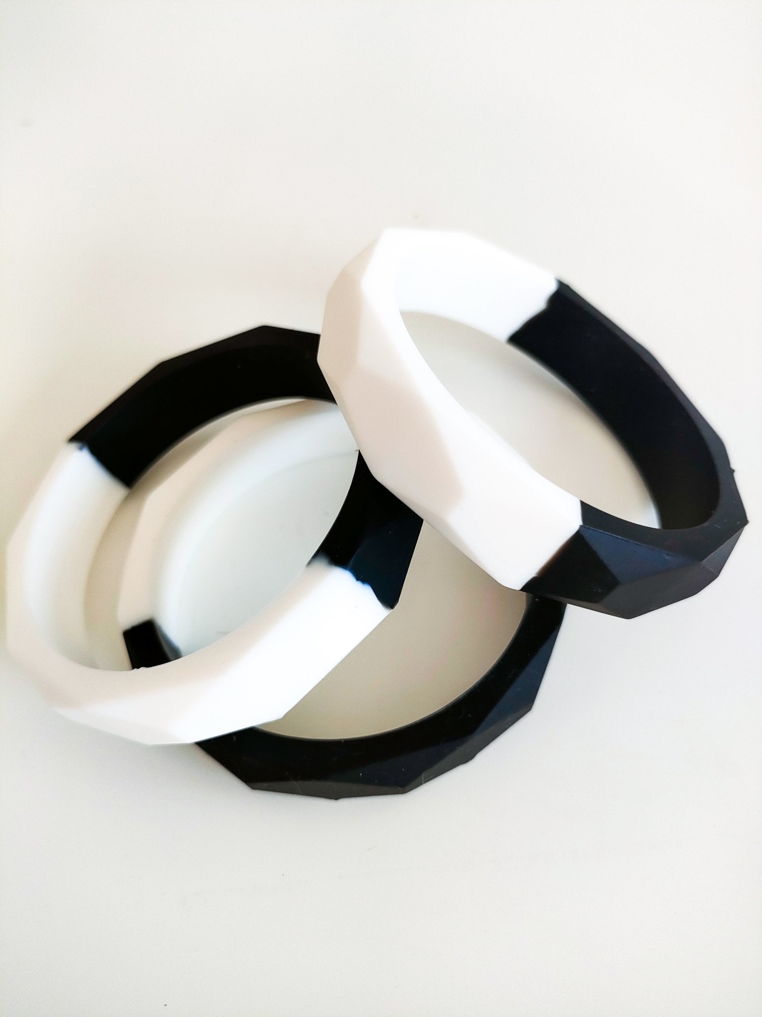 Teething Bangle Silicone Bracelet - Bennie Blooms Breastfeeding, Teething and Fiddle Jewellery at its finest.